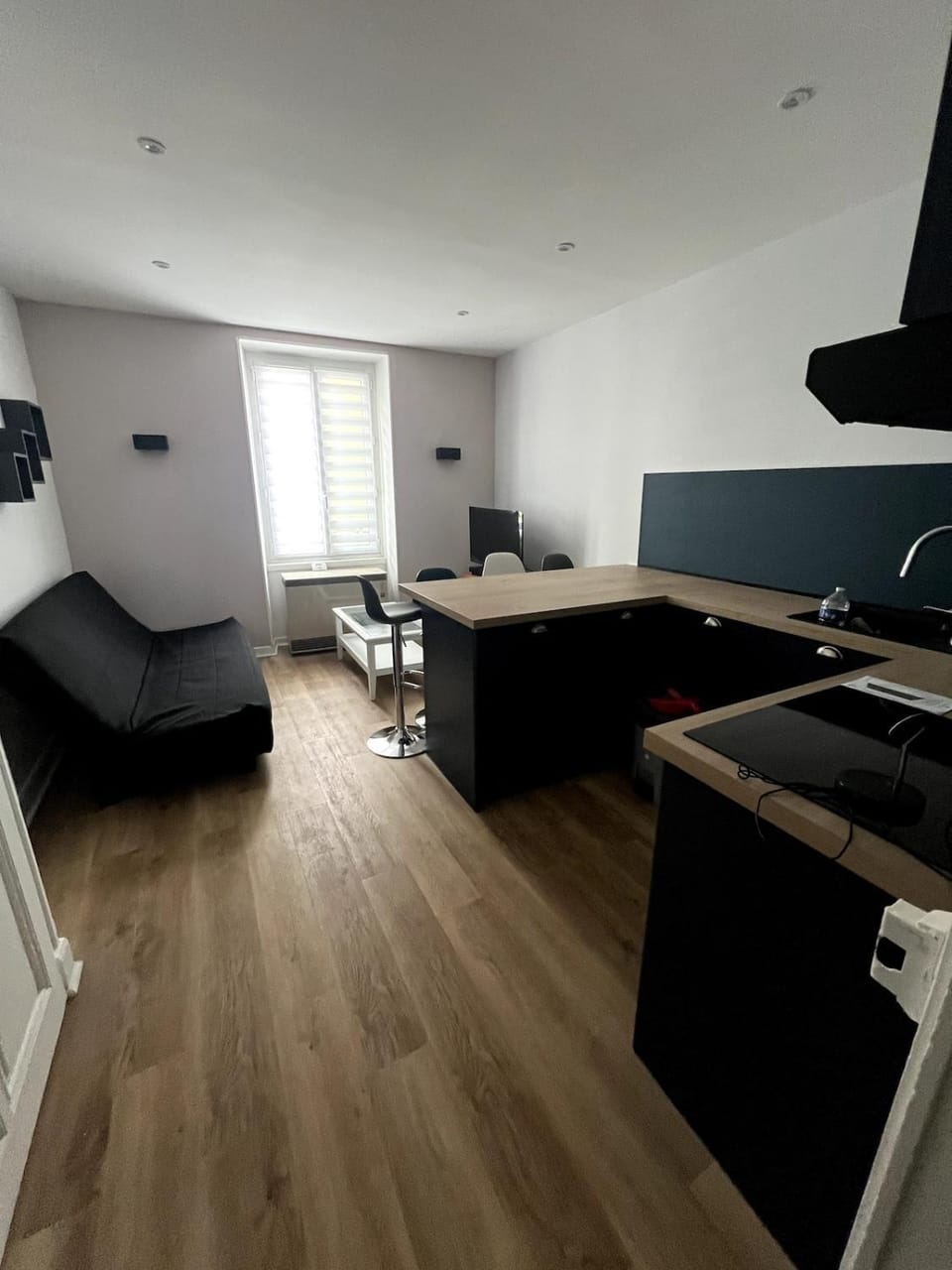 Kitchen or kitchenette, Seating area