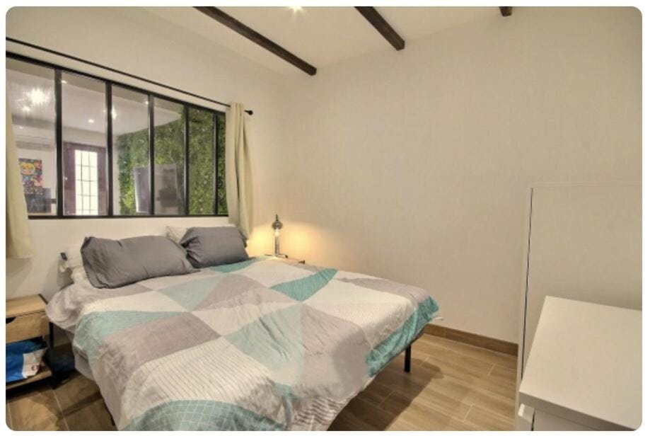 2 rooms 30 m2 full of charm, in the heart of the 7th arrondissement Marseille Apartment in Marseille
