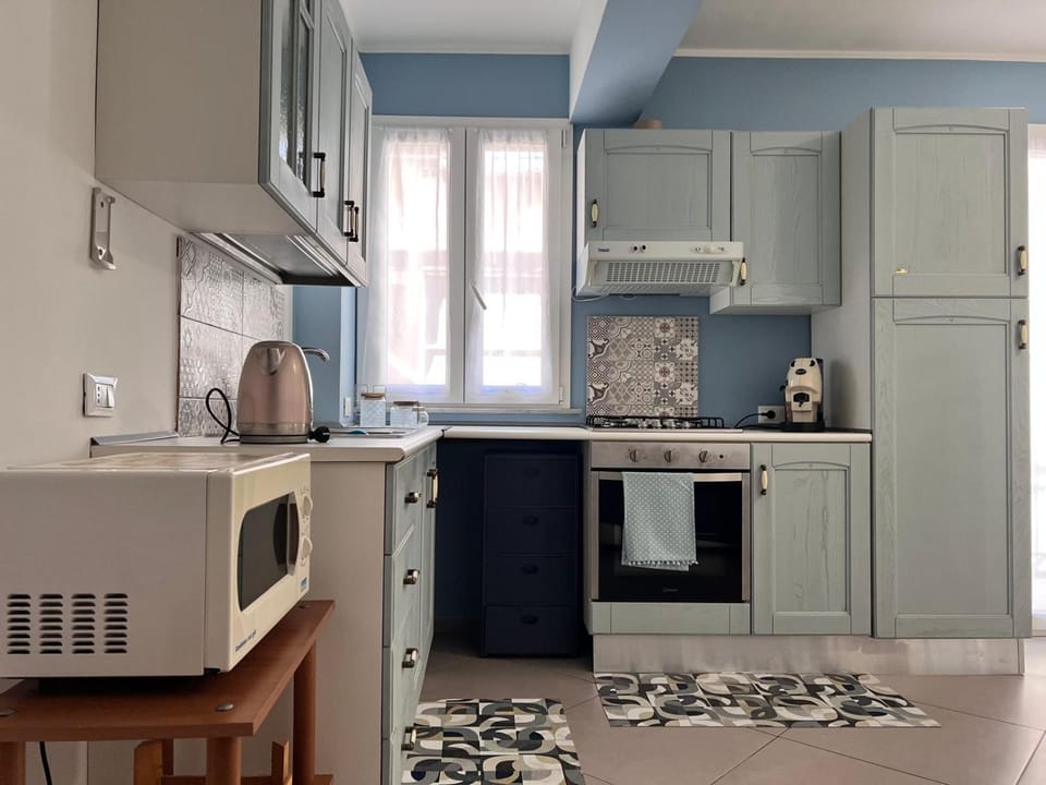Kitchen or kitchenette, oven, stove, kitchen