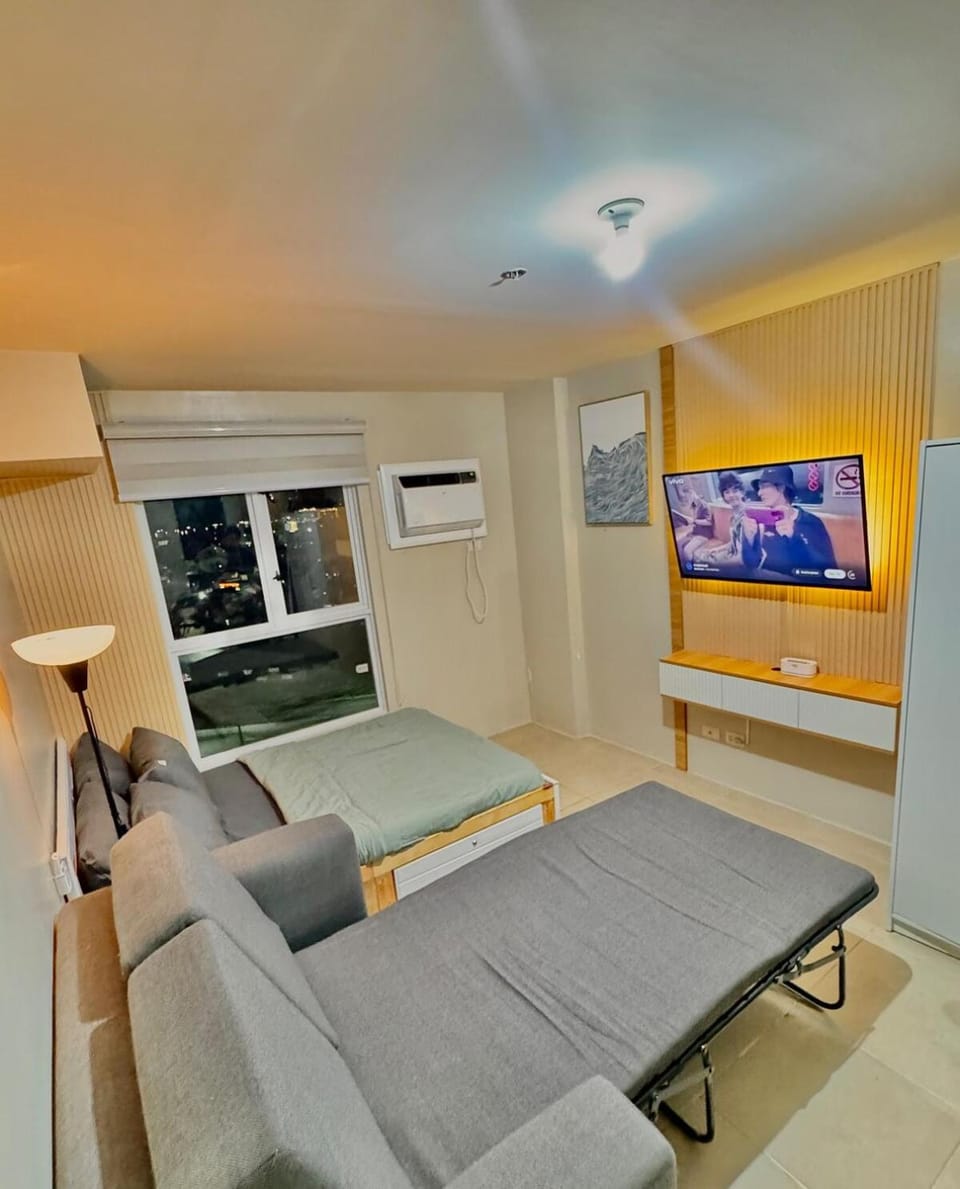 Condotel Near NAIA T1, T2 and CAAP Apartment in Las Pinas