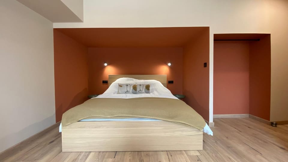 Bed, Photo of the whole room