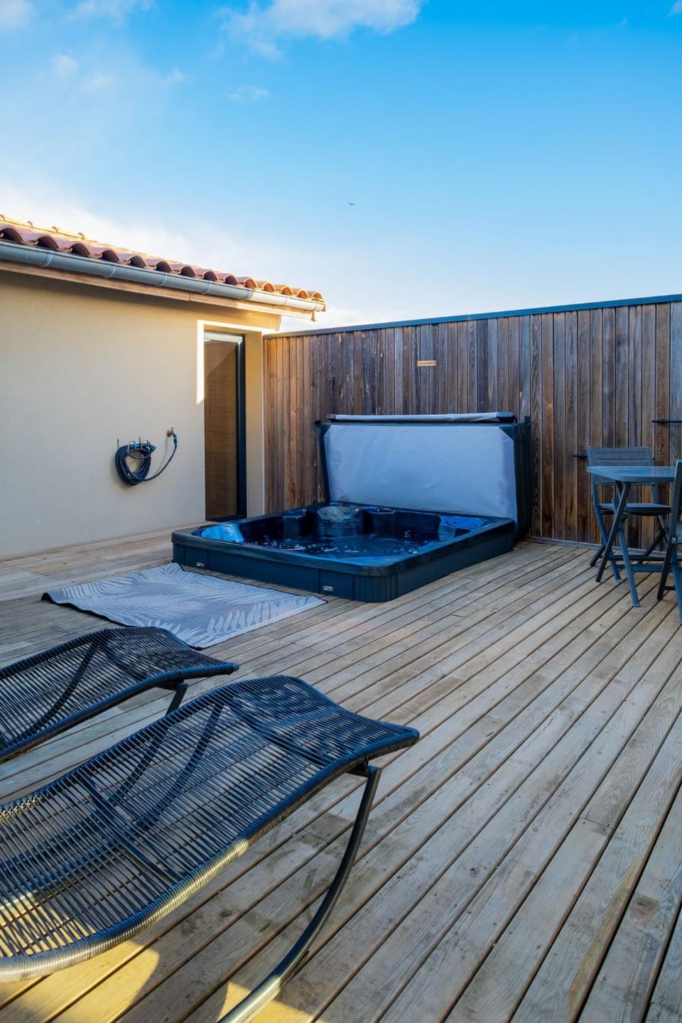 Patio, Day, Spa and wellness centre/facilities