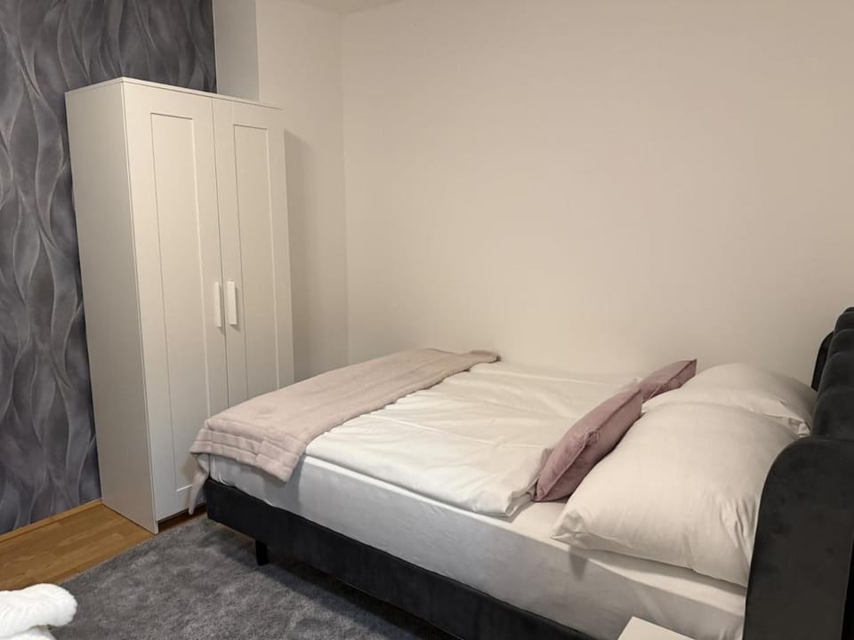 Stylish Stadlau Apartment - Free Parking Apartment in Vienna