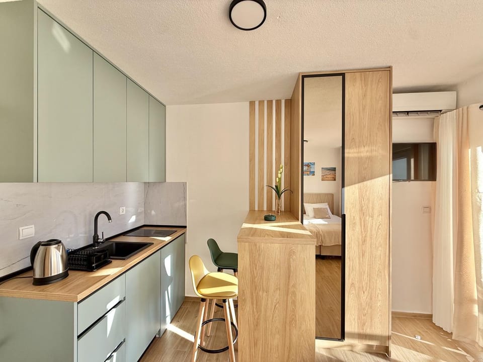 Modern Beachfront Apartment Apartment in Kotor Municipality