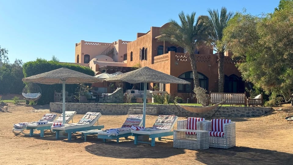 Facade/entrance, Garden, Beach, sunbed