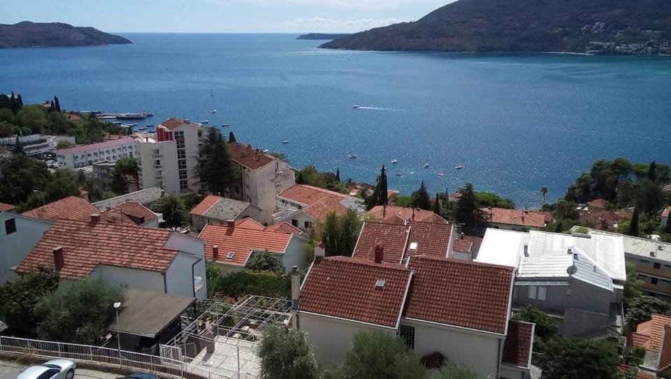 Panoramic sea view Apartment Apartment in Montenegro