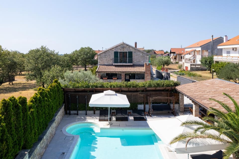Luxury Villa Čulina Murvica-Heated Pool,Spa,Tennis i BBQ Villa in Zadar County