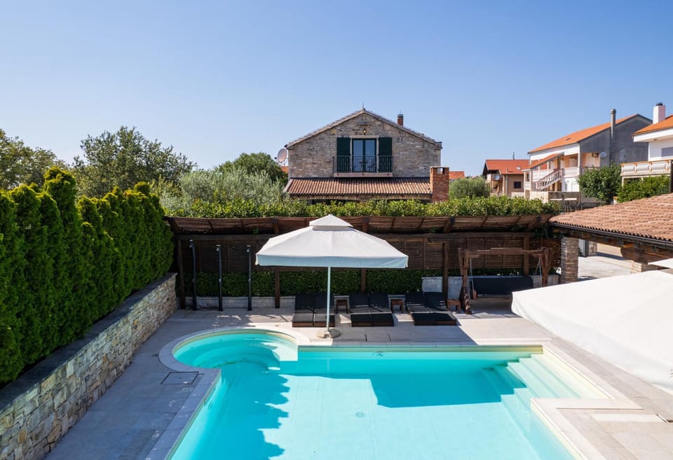 Luxury Villa Čulina Murvica-Heated Pool,Spa,Tennis i BBQ Villa in Zadar County