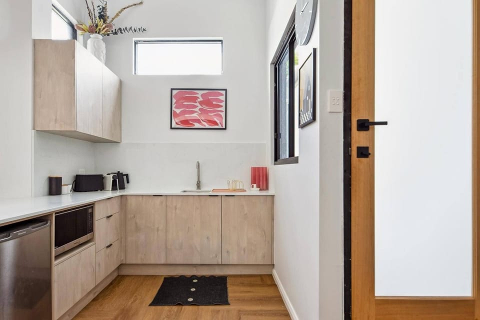 microwave, oven, kitchen