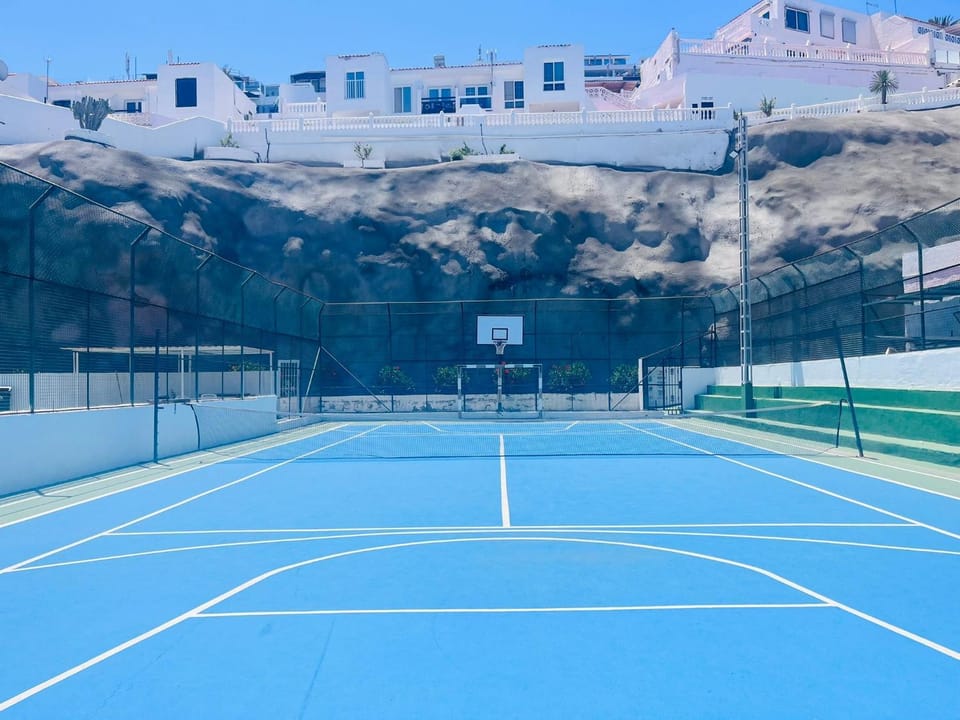 Tennis court