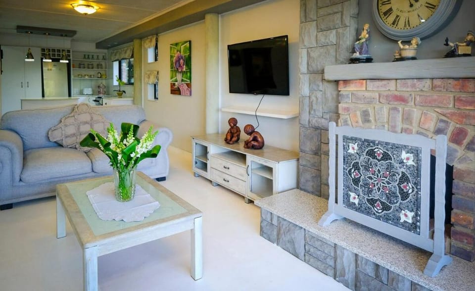 2BR Retreat Near Game Reserve Apartment in Port Elizabeth