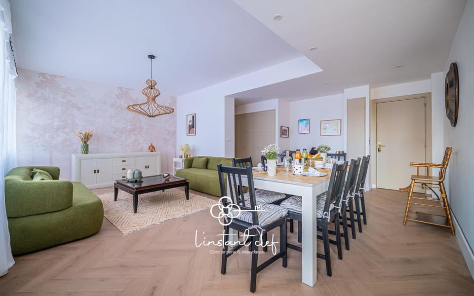 Living room, Dining area