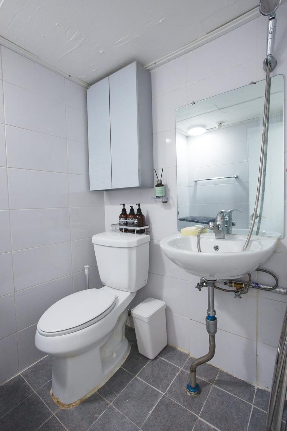 Compact Comfort Jamsil - Cozy Studio Apartment in Seoul