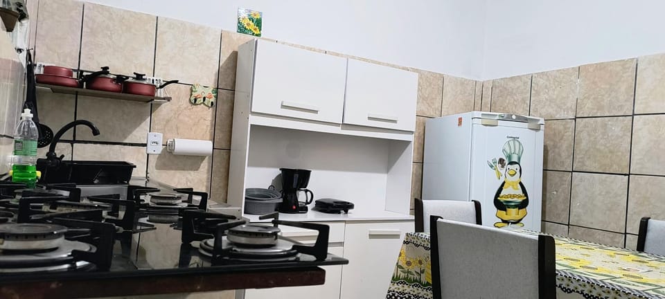 Coffee/tea facilities, oven, stove, toaster