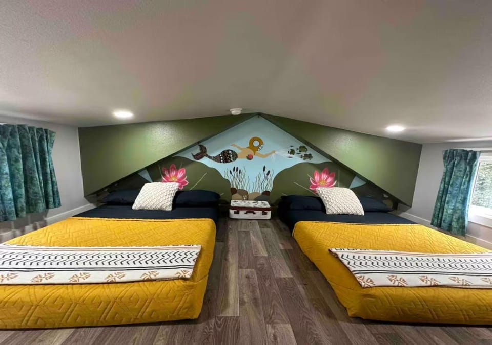 Bed, Bedroom