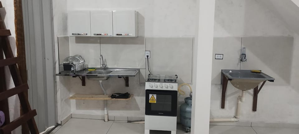 Kitchen or kitchenette, Dining area, stove