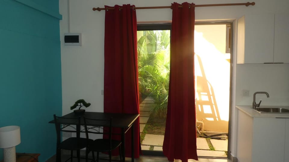 Studio le Dauphin du Lagon Bleu - Grand Baie Apartment in Grand Baie
