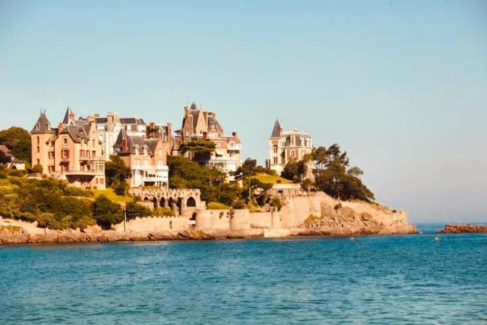 Nearby landmark, Natural landscape, City view, Sea view