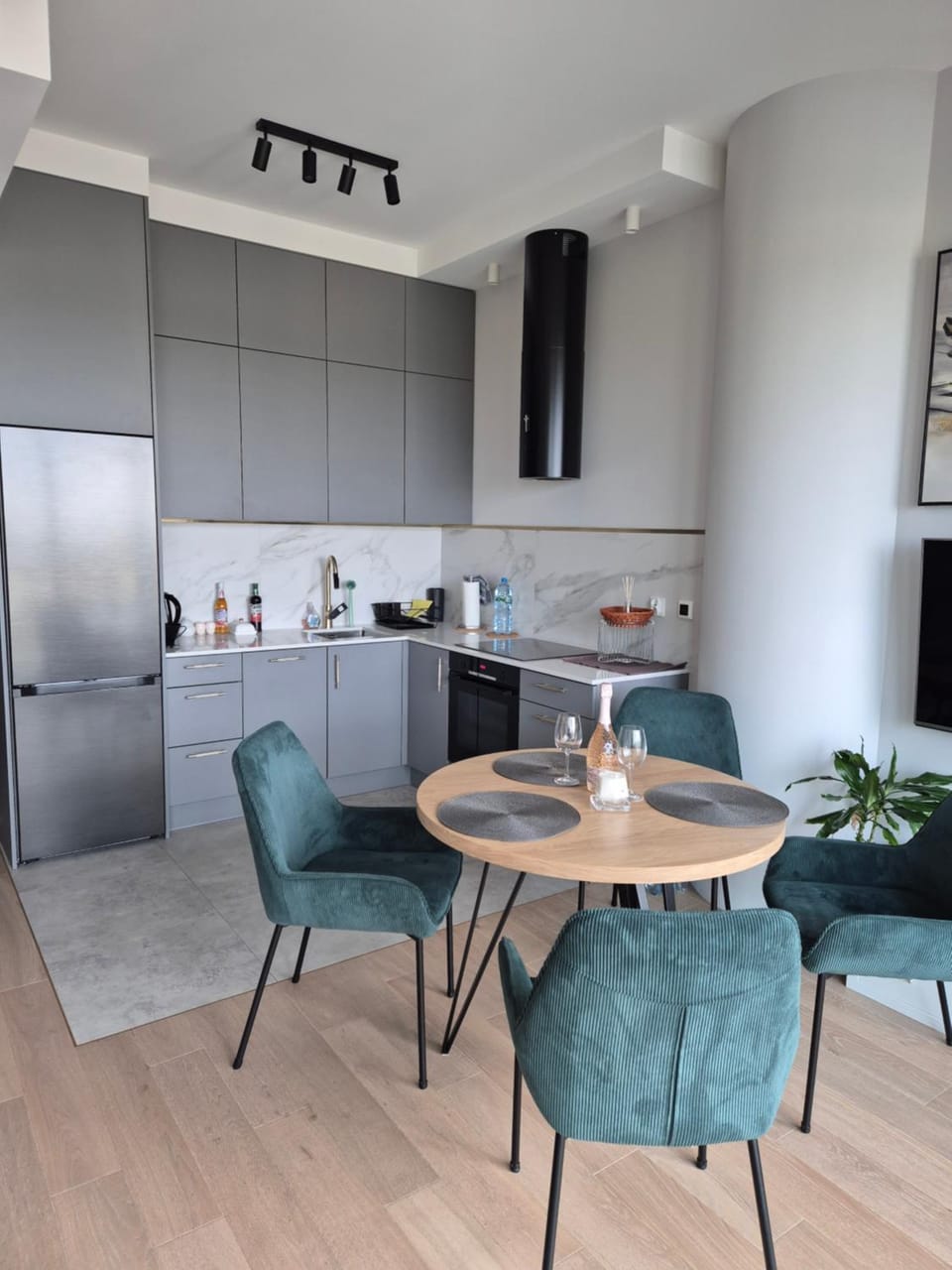 Kitchen or kitchenette, Living room, Dining area
