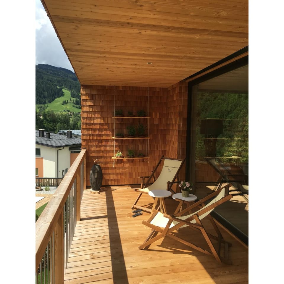 View (from property/room), Balcony/Terrace, sunbed