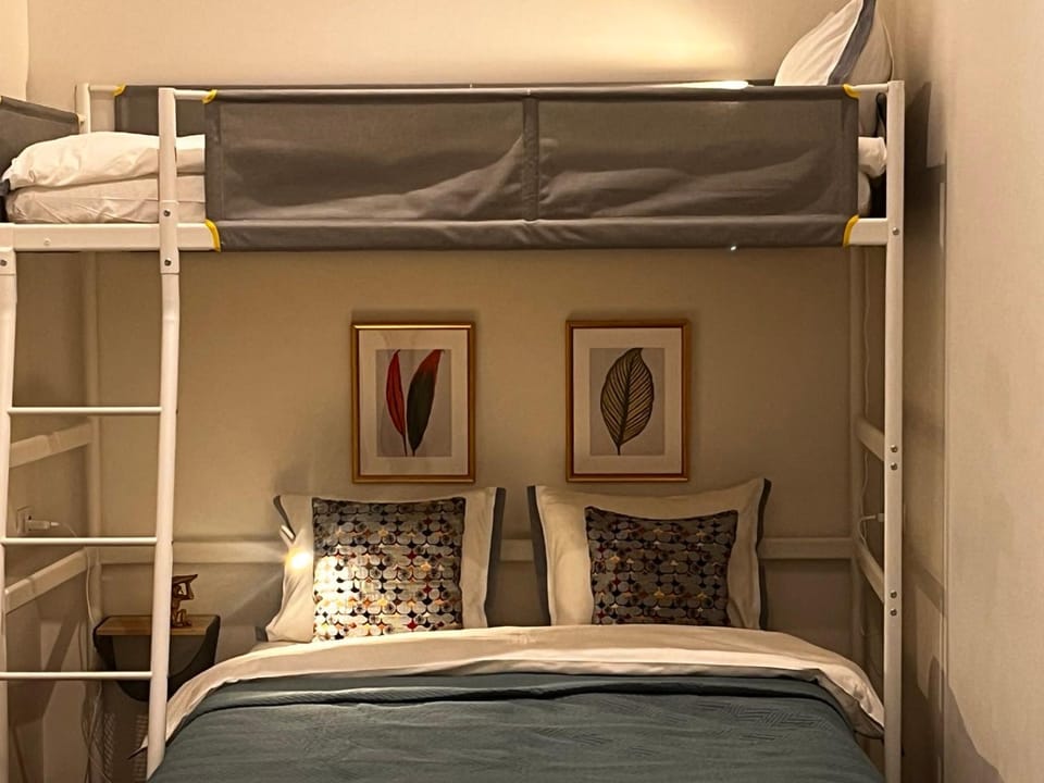 Bed, bunk bed