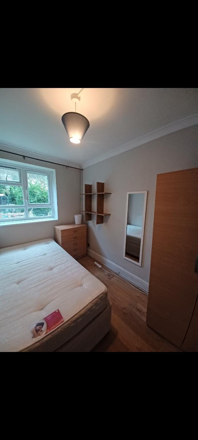 Cosy 4-Bed House in Wimbledon House in London