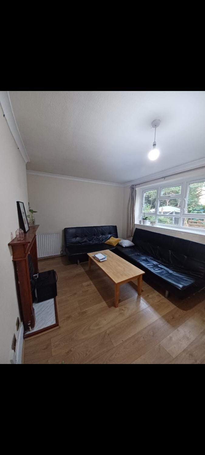 Cosy 4-Bed House in Wimbledon House in London