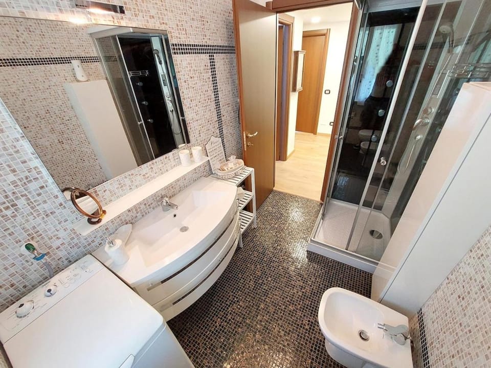 Shower, Toilet, Bathroom, bidet