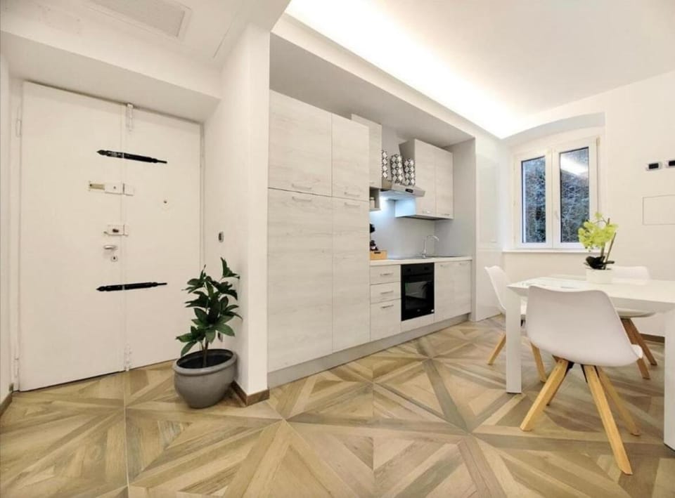 Kitchen or kitchenette, Dining area, pet friendly, stove