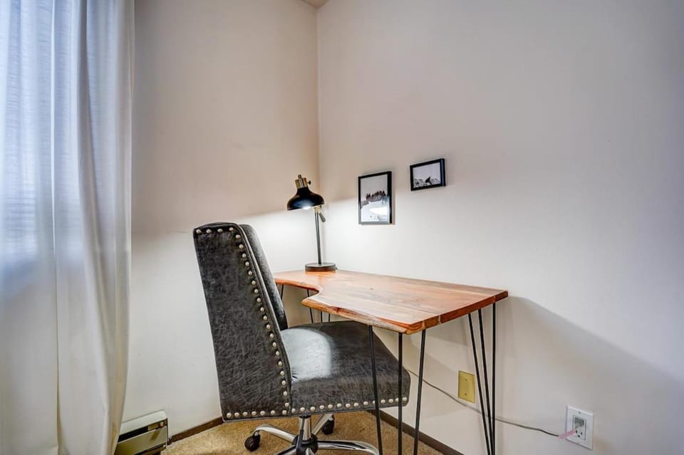 Free Parking-walk to hospital&campus-fast wifi Apartment in Madison
