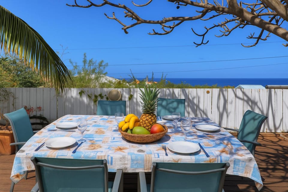Villa O'rizon Bleu - Piscine XXL et vue mer panoramique sur St Gilles les Bains Villa in Réunion