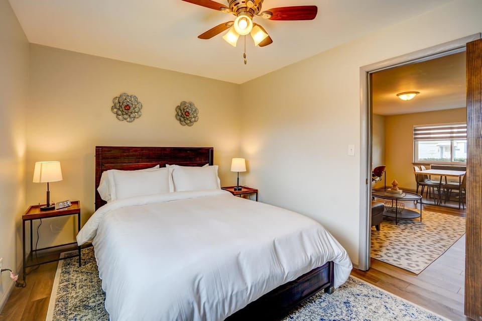 Bed, Photo of the whole room, Bedroom