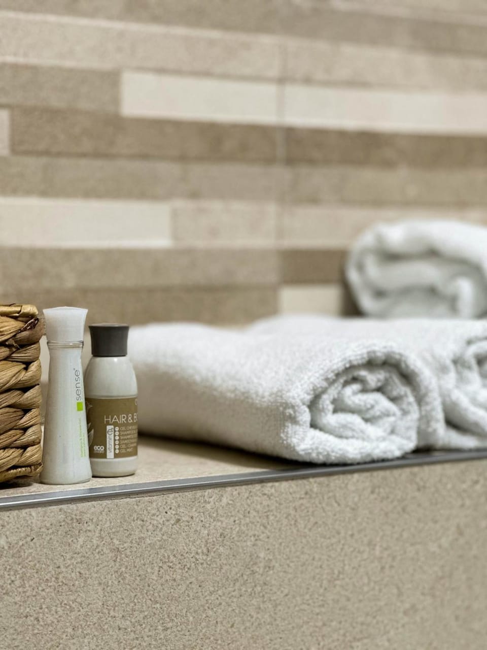 Bathroom, towels