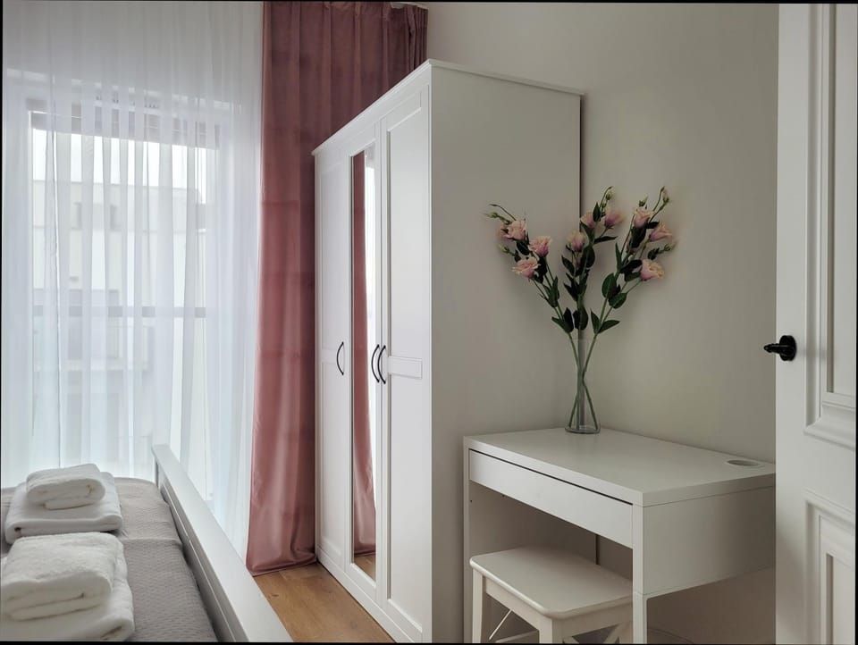 Bed, Bedroom, wardrobe