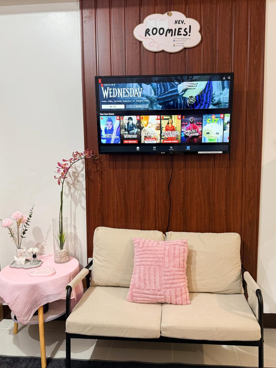 Roomies Spacious Fully Furnished Condo with Balcony and Netflix for 4pax Apartment hotel in Mandaluyong