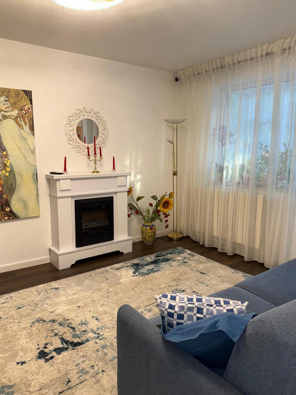 Balcony/Terrace, Living room, Seating area, fireplace, flat iron