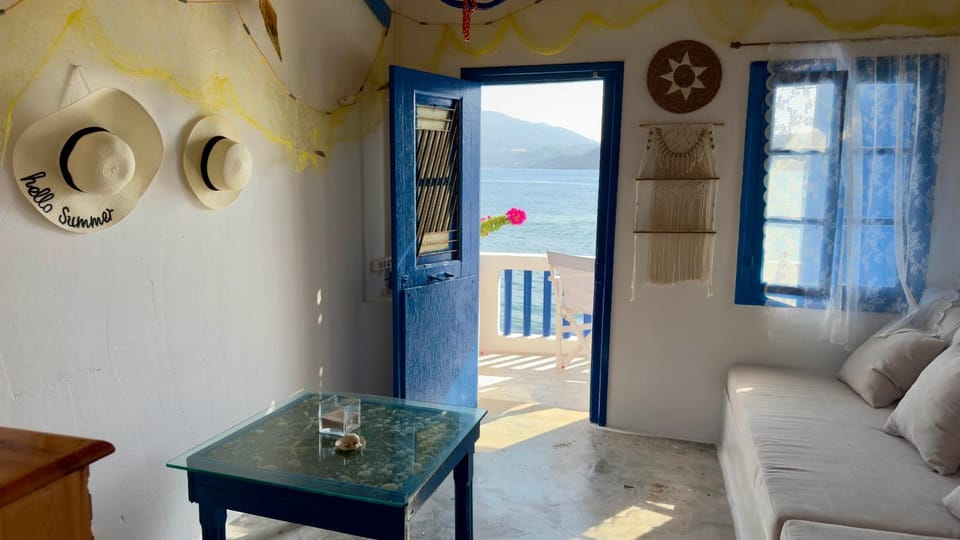 Living room, Seating area, Dining area, Sea view