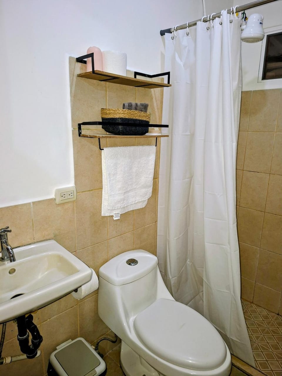 Bathroom, towels