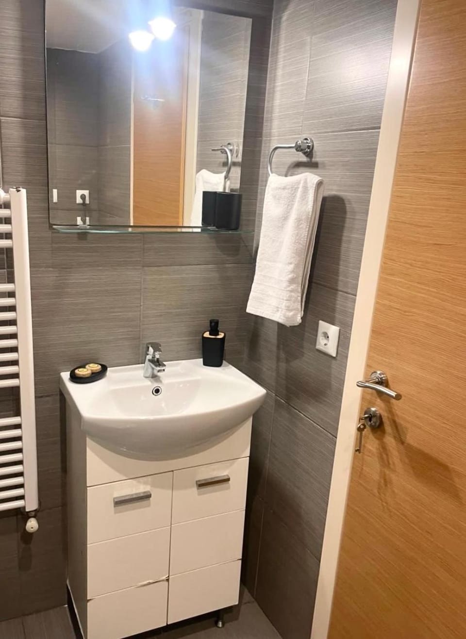 Shower, Toilet