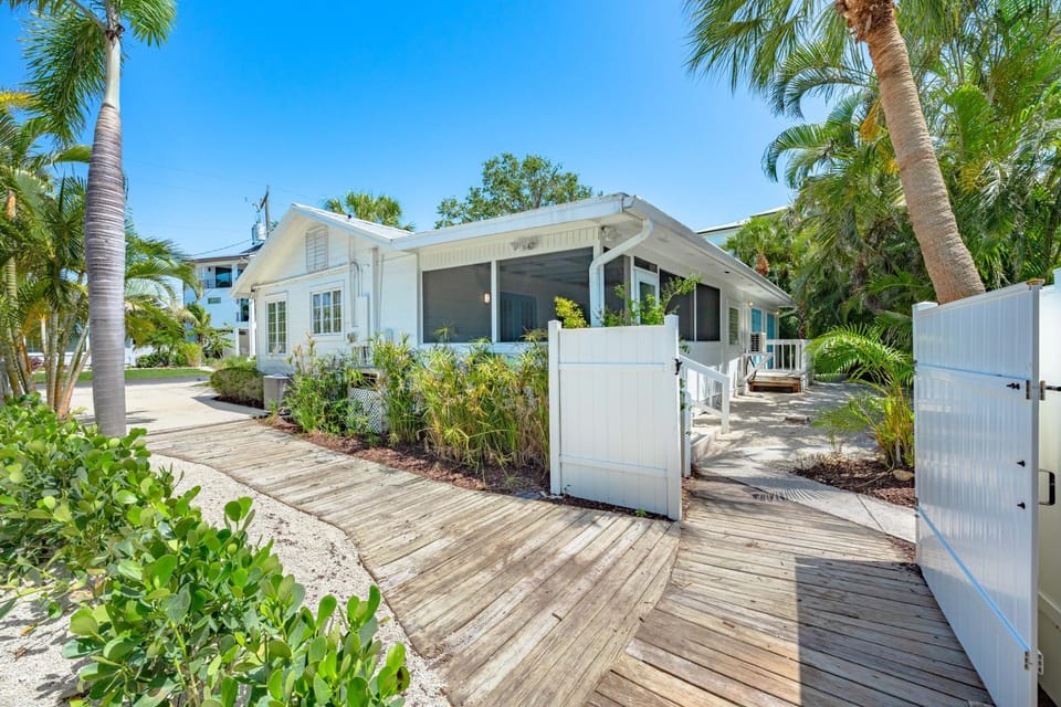 Property building, Day