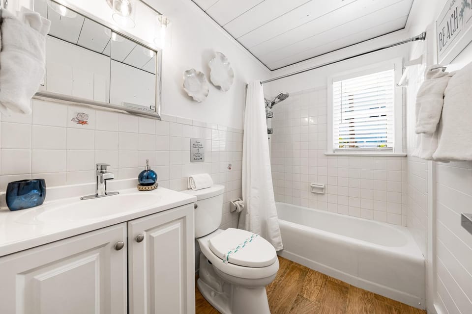Shower, Toilet, Bathroom, Bath