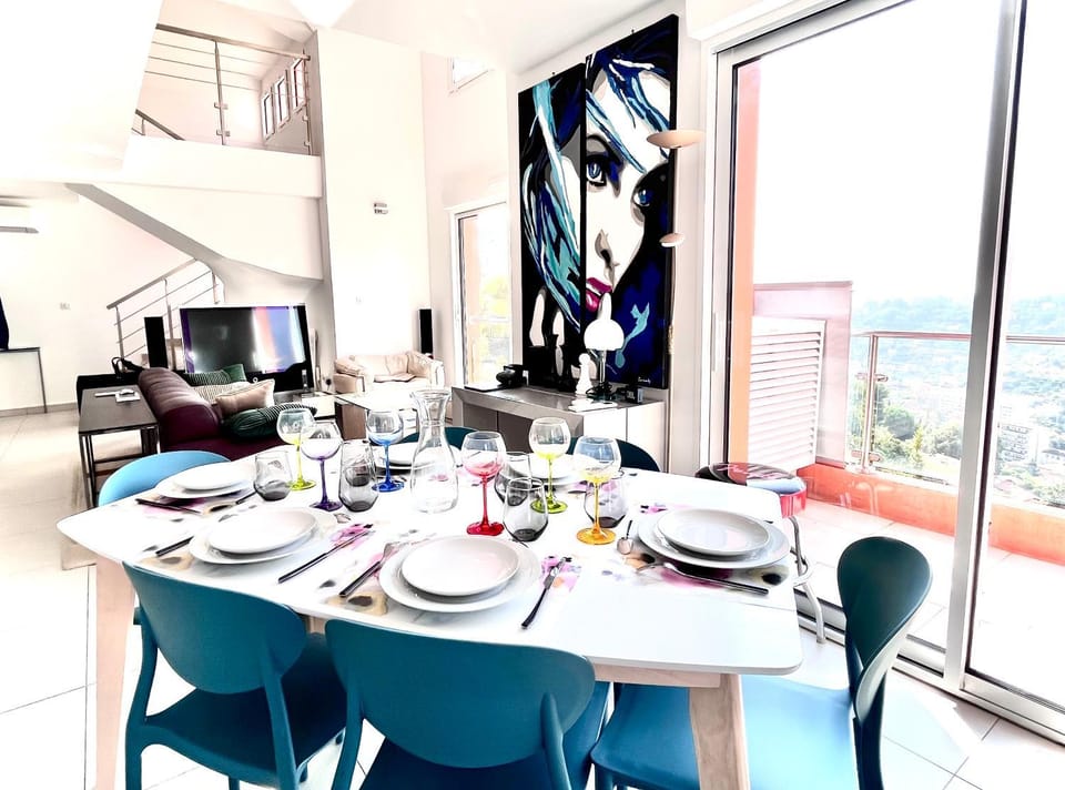 Living room, Dining area, Food