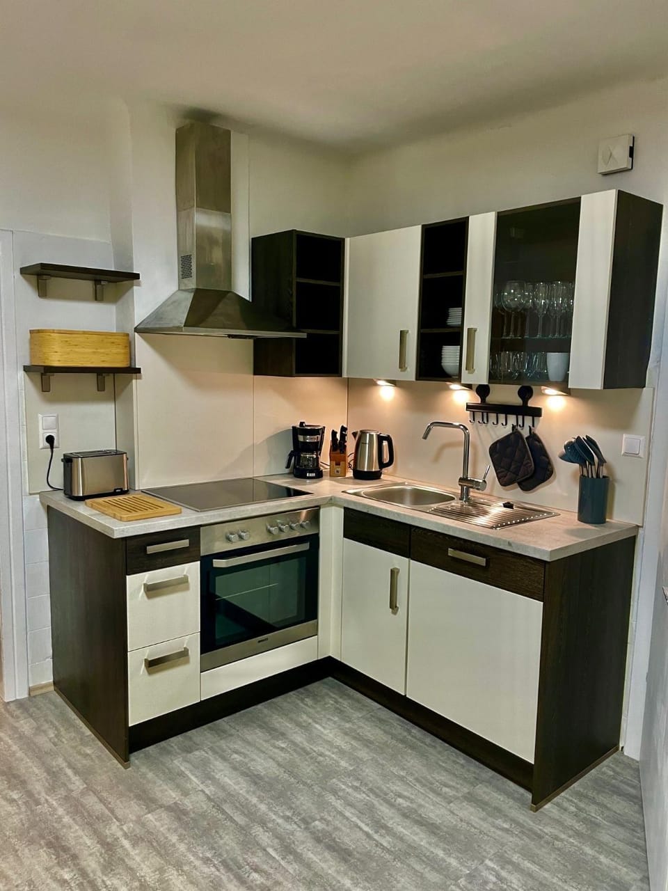 Kitchen or kitchenette, kitchen