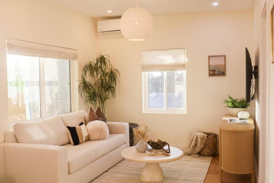 The Swell Oceanview Designer Stay Hot Tub Apartment in Oceanside
