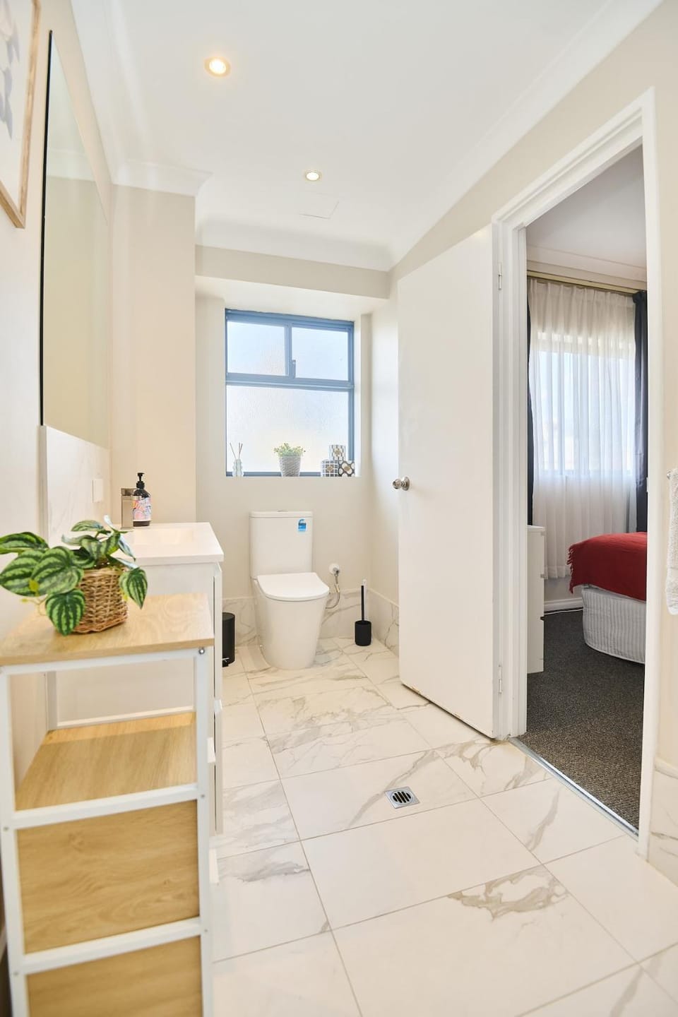 Toilet, Bathroom, Bedroom, towels