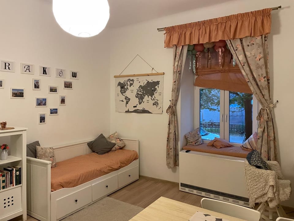 Bed, Photo of the whole room