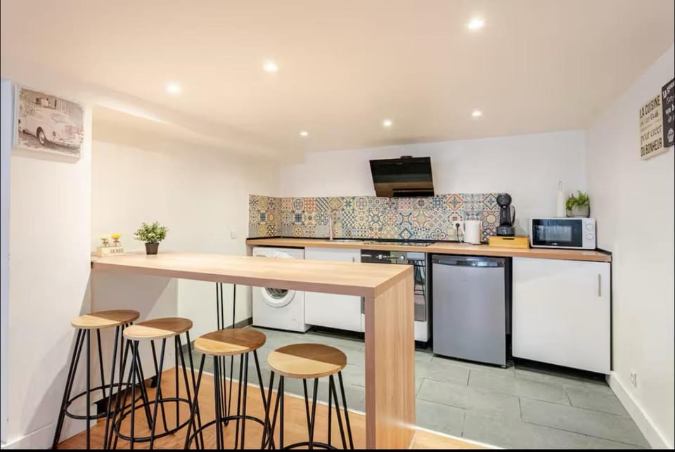 Loft 2 min Gare Saint Charles ,2 chambres 6p Apartment in Marseille