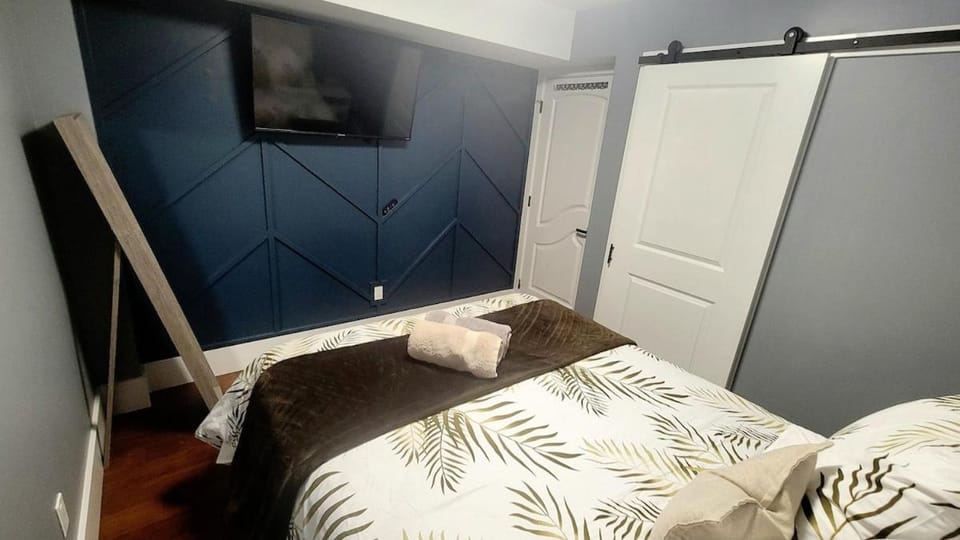 Quiant 2 Bedroom Suite Apartment in Vancouver