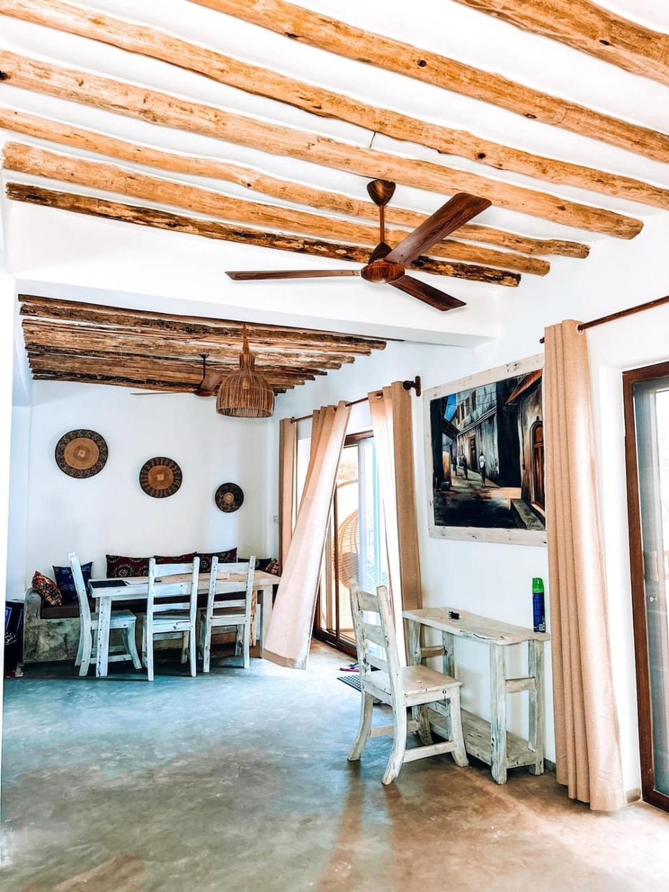 Living room, Seating area, Dining area