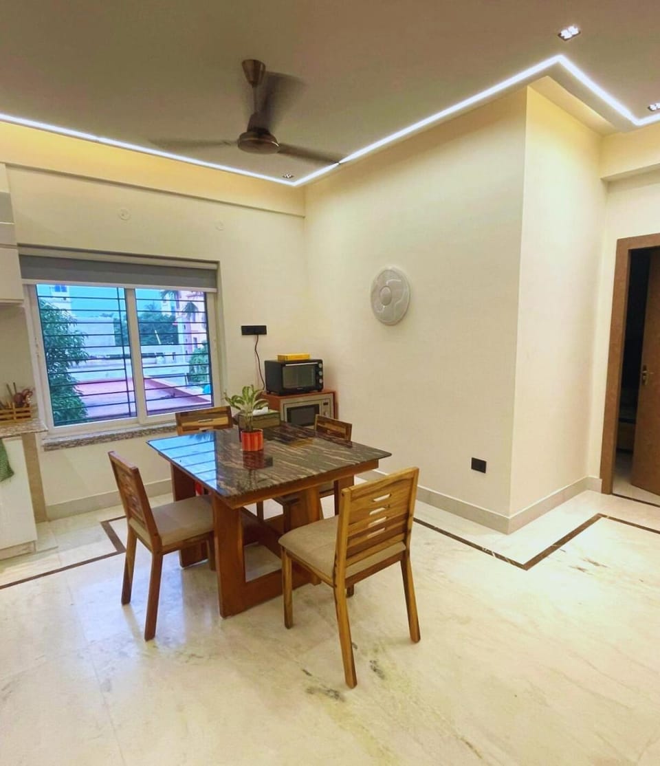 Living room, Seating area, Dining area, air conditioner
